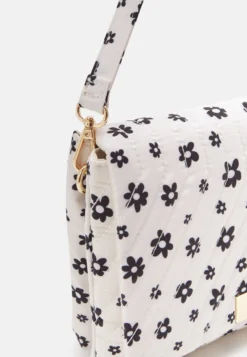 Even&Odd Handbag - Off-White -Even-Odd Store e69f5b4534214d838c6ccc0ba93c532f scaled