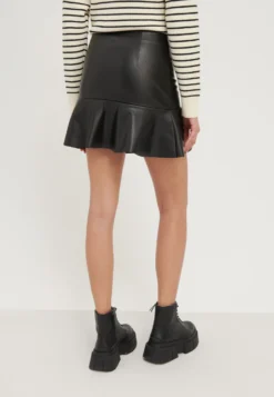 Even&Odd Leather Skirt - Black -Even-Odd Store f5836b52c62d43ec8d0c0b88469c21e7 scaled