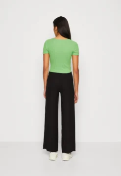 Even&Odd 2 Pack - Basic T-Shirt - Black/Green -Even-Odd Store f81d4734b73243c9899bde9fad99fc88 scaled