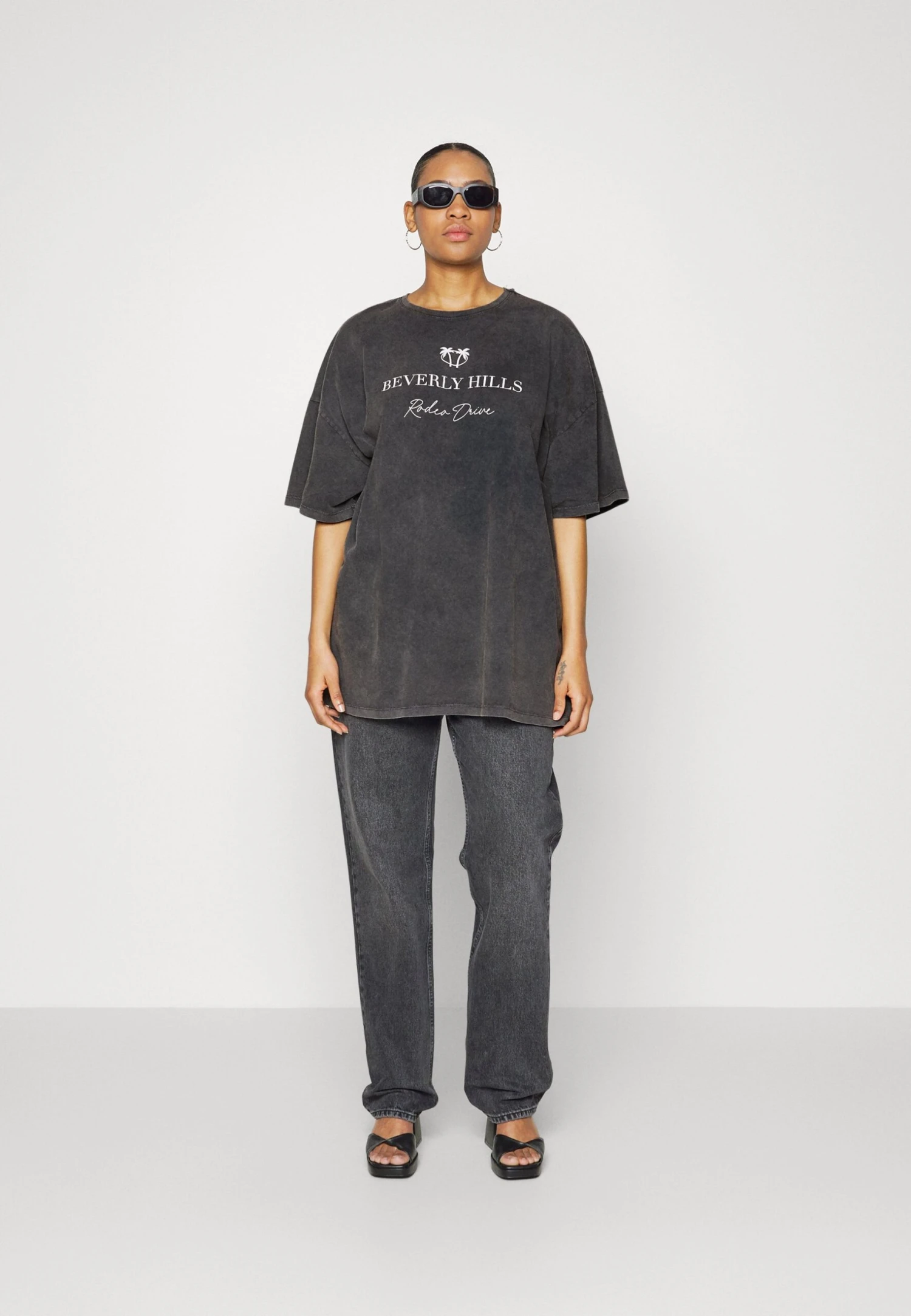 Liz Beverly Hills / 802 - Black - Print T-Shirt - 802 - Black 2 Liz Beverly Hills / 802 - Black - Print T-Shirt - 802 - Black - Image 2